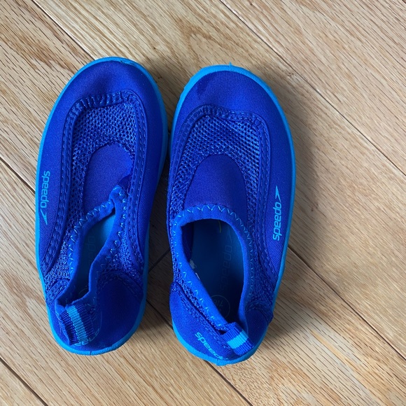 Speedo NWOT Water shoes toddler M(7/8) - Picture 1 of 4